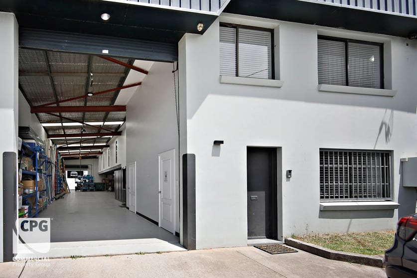 Click to view all images 12 Monro Avenue Kirrawee NSW 2232 - Image 2