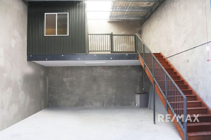 Click to view all images Shed 109/21 Middle Road Hillcrest QLD 4118 - Image 1