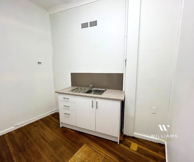 Click to view all images 3/129 John Street Singleton NSW 2330 - Image 3
