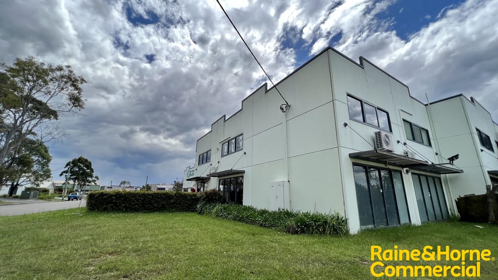 1/10 O'Hart Close Charmhaven NSW 2263 - Image 2