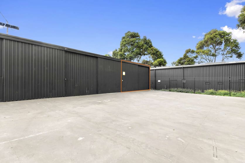 Click to view all images 3/13 The Esplanade North Shore VIC 3214 - Image 2