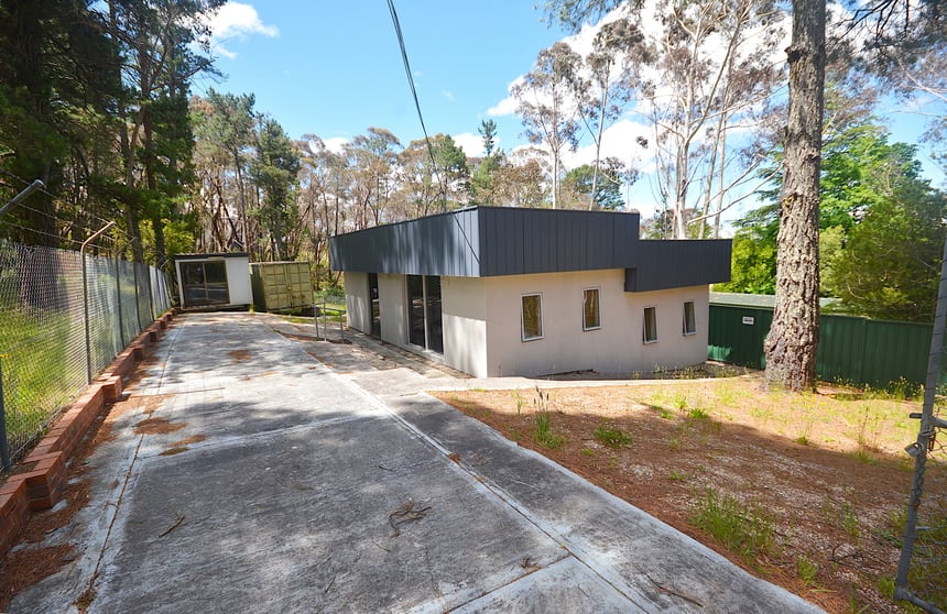 Click to view all images 25 Mistral Street Katoomba NSW 2780 - Image 1
