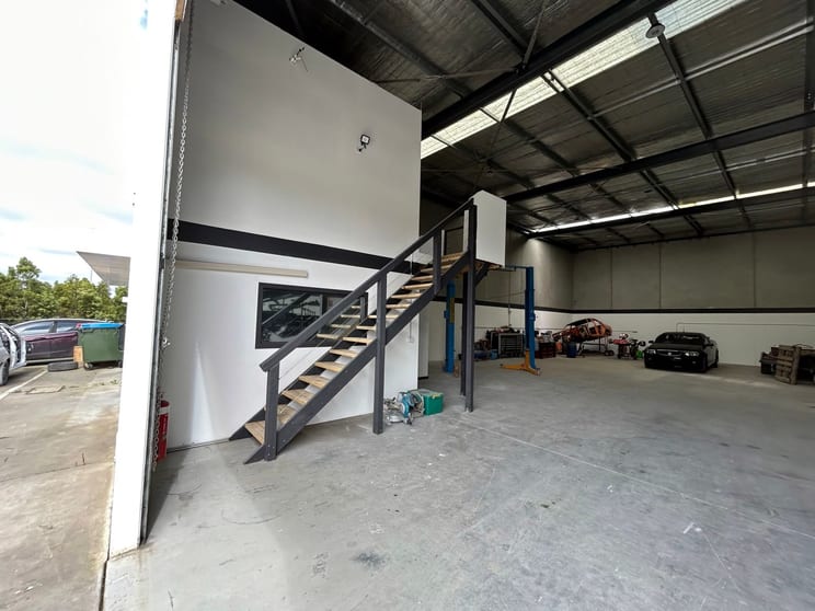 Click to view all images 3/17 Bate Close Pakenham VIC 3810 - Image 3