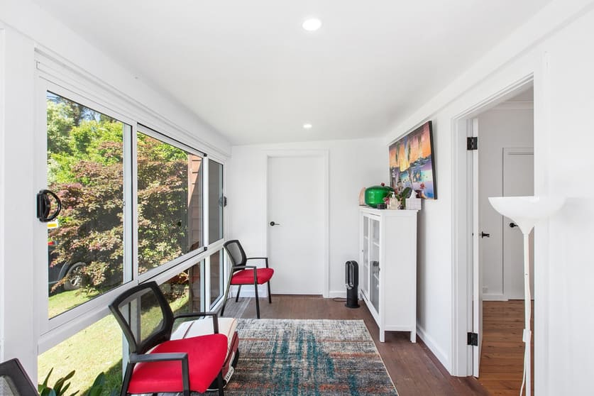 Click to view all images 49 St Georges Crescent Faulconbridge NSW 2776 - Image 1
