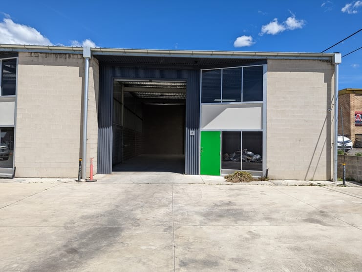 Click to view all images unit 6/28 Geelong Street Fyshwick ACT 2609 - Image 3