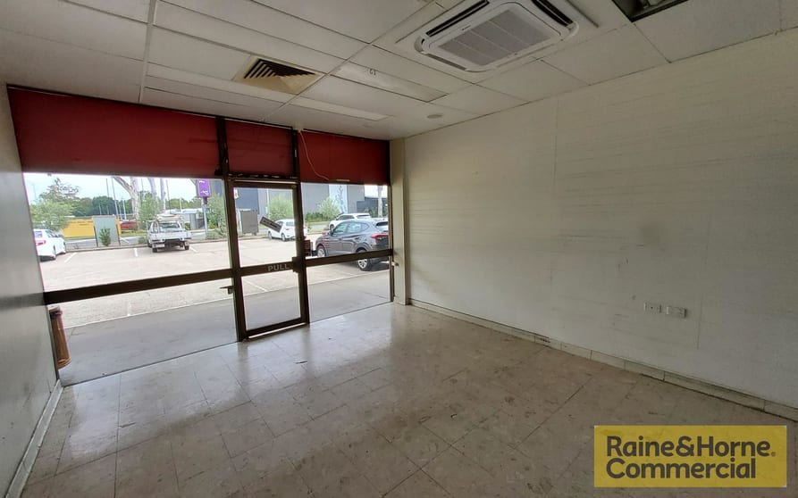Click to view all images 4/41 Graham Road Carseldine QLD 4034 - Image 3
