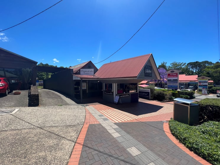 Click to view all images 1/10 Maple Street Maleny QLD 4552 - Image 2
