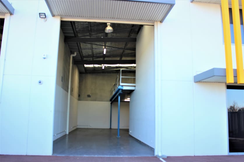 Click to view all images 6/25 Supreme Loop Gnangara WA 6077 - Image 2