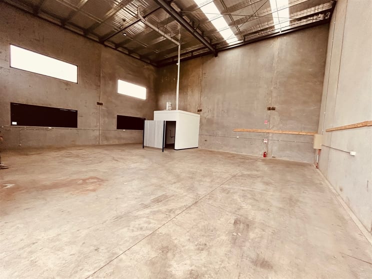 Click to view all images 1/5 Webb Crt Epping VIC 3076 - Image 3