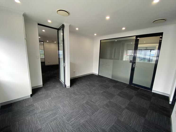 Click to view all images 6 & 7/340 Kingsway Caringbah NSW 2229 - Image 2