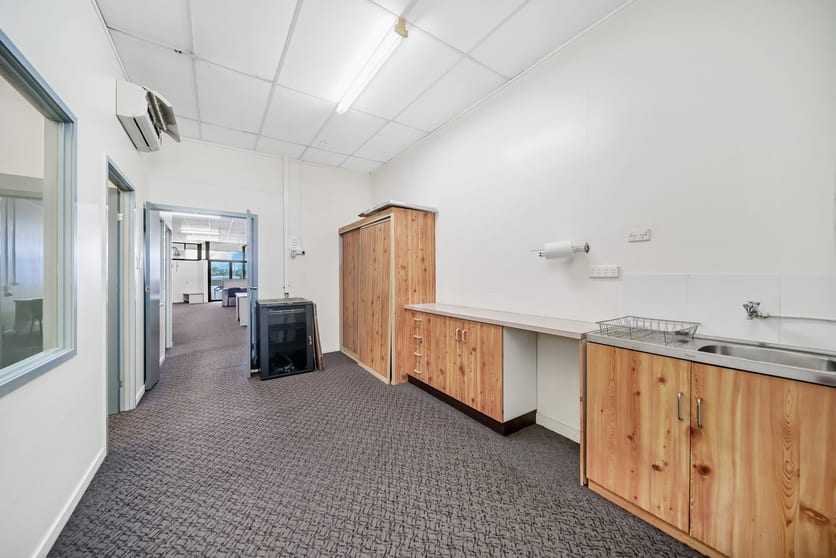 Click to view all images 14 Fitzgerald Esplanade Innisfail QLD 4860 - Image 3