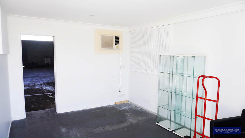 Click to view all images Lawnton QLD 4501 - Image 3