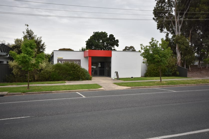 Click to view all images 3/60-62 Waratah Way Wodonga VIC 3690 - Image 2