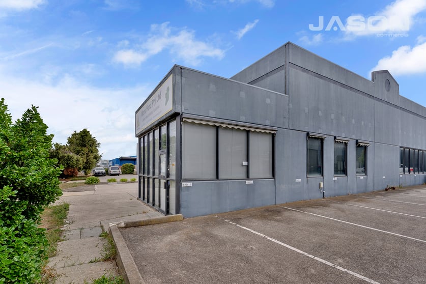 Click to view all images 1/9 Lindaway Place Tullamarine VIC 3043 - Image 2