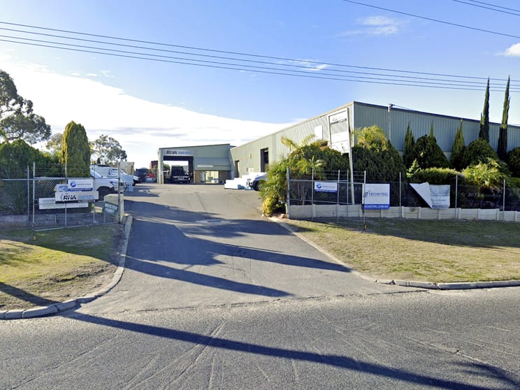 Click to view all images 3/32 Attwell Street Landsdale WA 6065 - Image 2