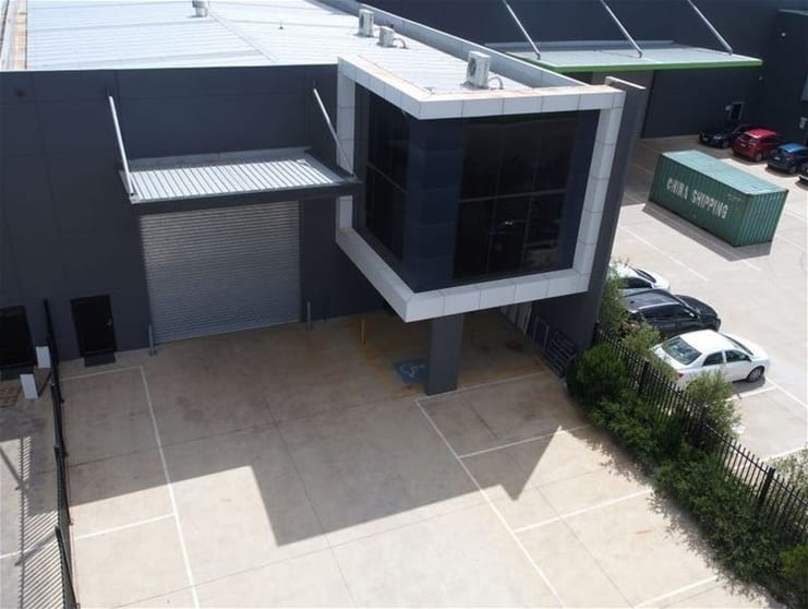 Click to view all images 35 Paraweena Drive Truganina VIC 3029 - Image 2
