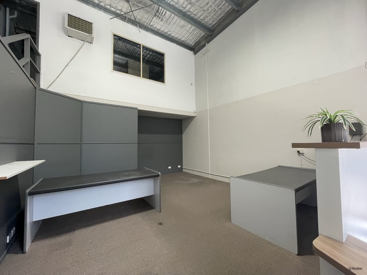 Click to view all images 7/27-29 Dover Drive Burleigh Heads QLD 4220 - Image 2
