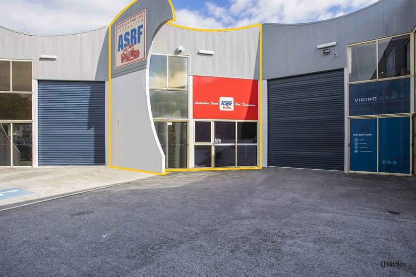 Click to view all images 7/27-29 Dover Drive Burleigh Heads QLD 4220 - Image 3