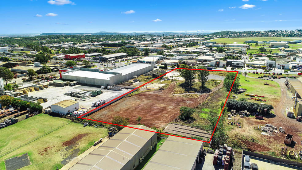 Click to view all images 328 Taylor Street Glenvale QLD 4350 - Image 3