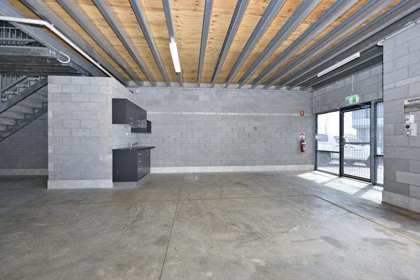 Click to view all images 11/16 Charlton Court Woolner NT 0820 - Image 3