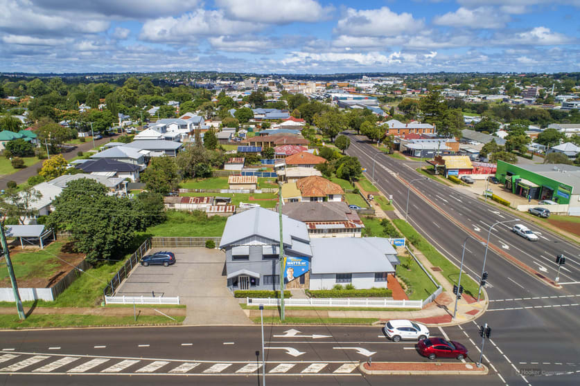 Click to view all images 182 Ruthven Street North Toowoomba QLD 4350 - Image 1