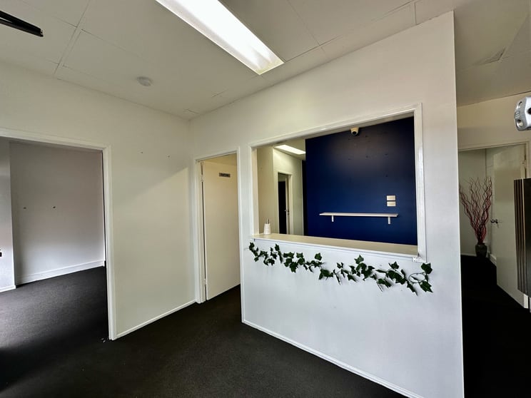 Click to view all images Unit 5/29 Logan River Road Beenleigh QLD 4207 - Image 3
