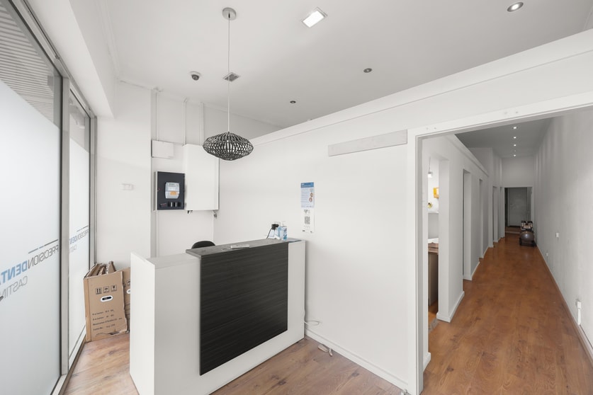 Click to view all images 952 Centre Road Oakleigh South VIC 3167 - Image 2