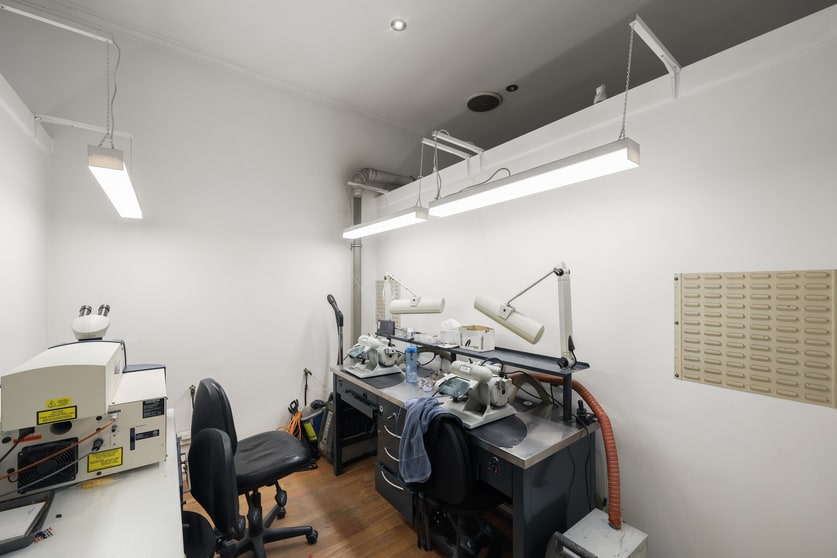 Click to view all images 952 Centre Road Oakleigh South VIC 3167 - Image 3