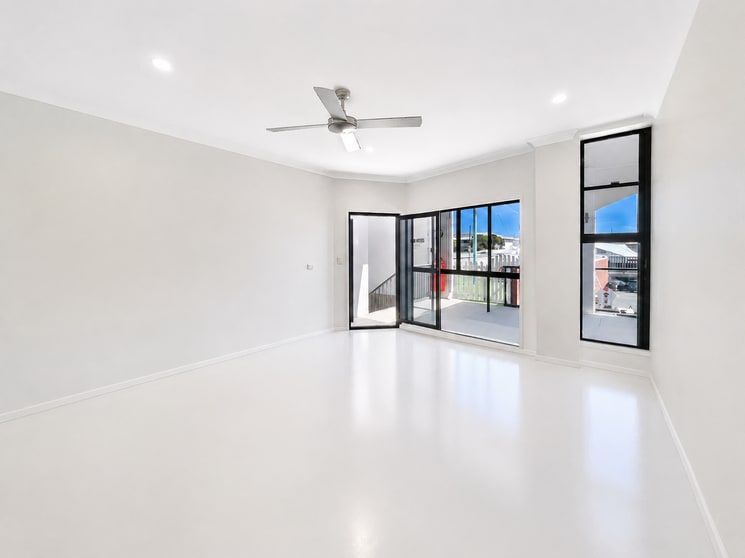 Click to view all images 10/7 Lawson Street Byron Bay NSW 2481 - Image 1