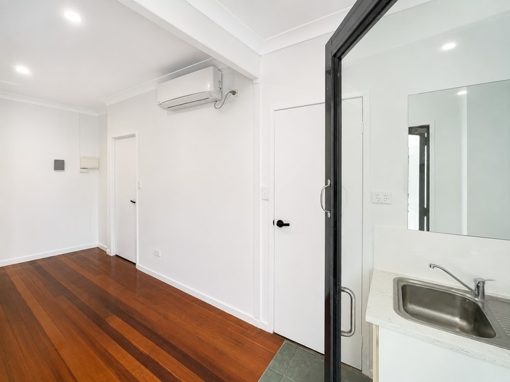 Click to view all images 10/7 Lawson Street Byron Bay NSW 2481 - Image 3
