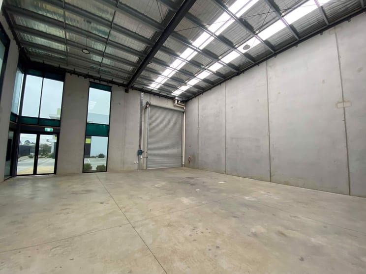 Click to view all images 17/20 Grandlee Drive Wendouree VIC 3355 - Image 2
