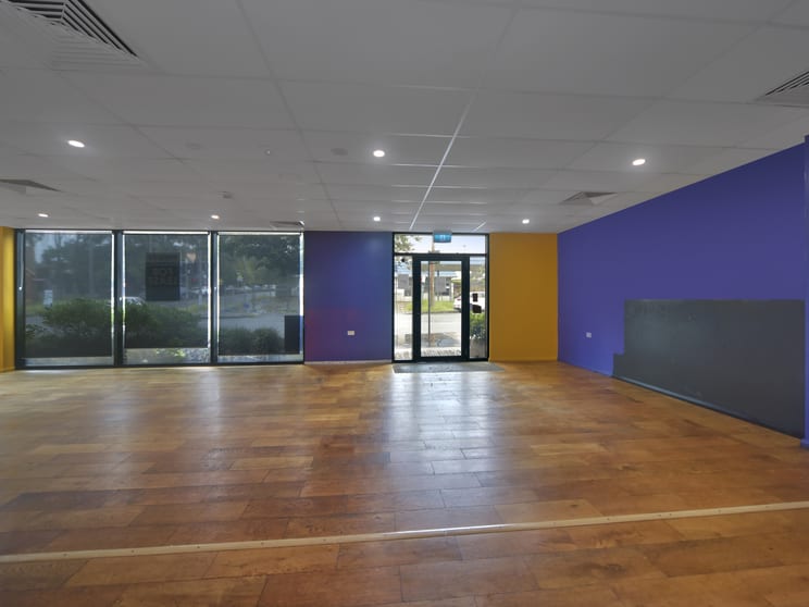 Click to view all images 130 Kinghorne Street Nowra NSW 2541 - Image 3