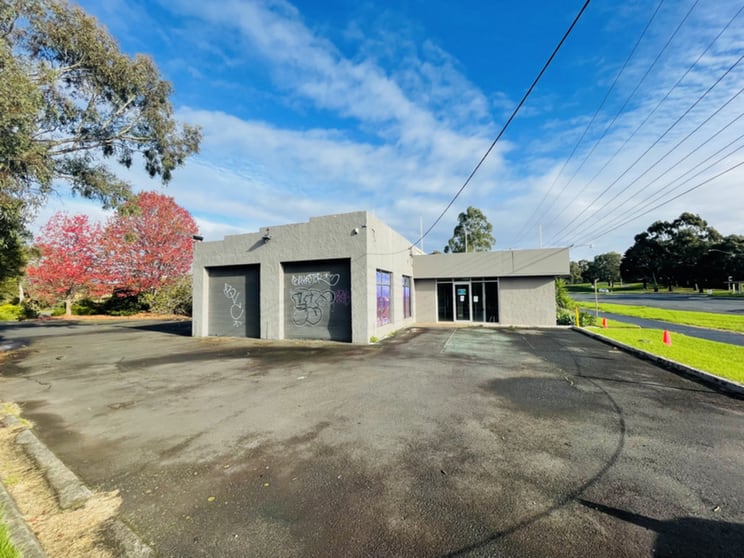 Click to view all images 384 Burwood Highway Wantirna South VIC 3152 - Image 3