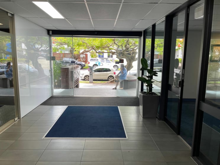 Click to view all images GA/9-15 BAY STREET Southport QLD 4215 - Image 2