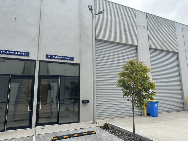 Click to view all images 2/12 Mc Robert Street Newport VIC 3015 - Image 3