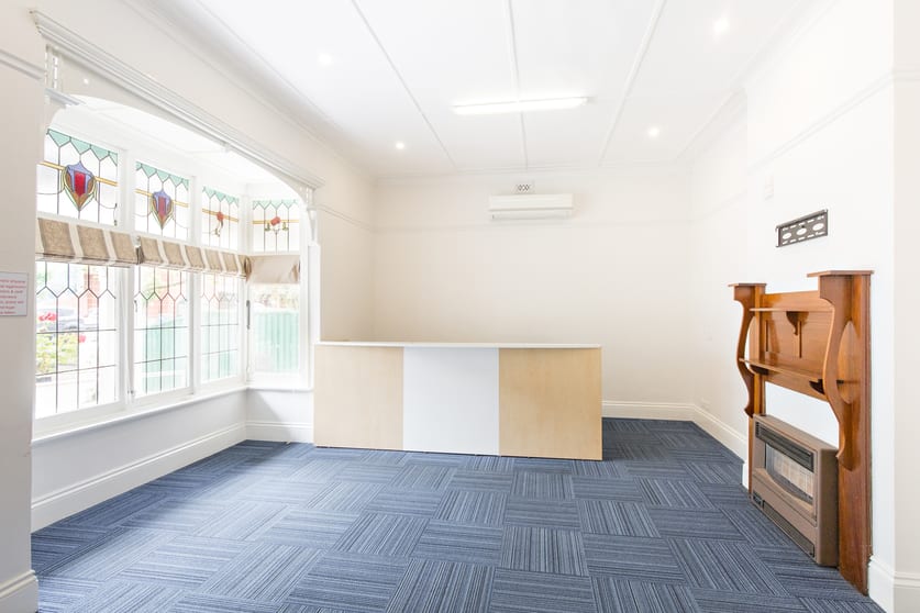 Click to view all images 18 Drummond Street North Ballarat Central VIC 3350 - Image 2