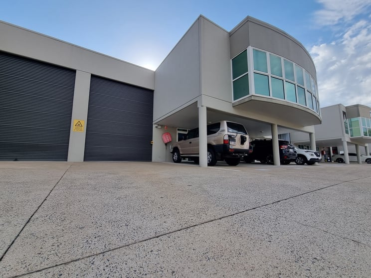 Click to view all images 2/62 Secam Street Mansfield QLD 4122 - Image 2