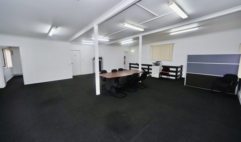 Click to view all images 2/9 Elysium Road Carrara QLD 4211 - Image 3