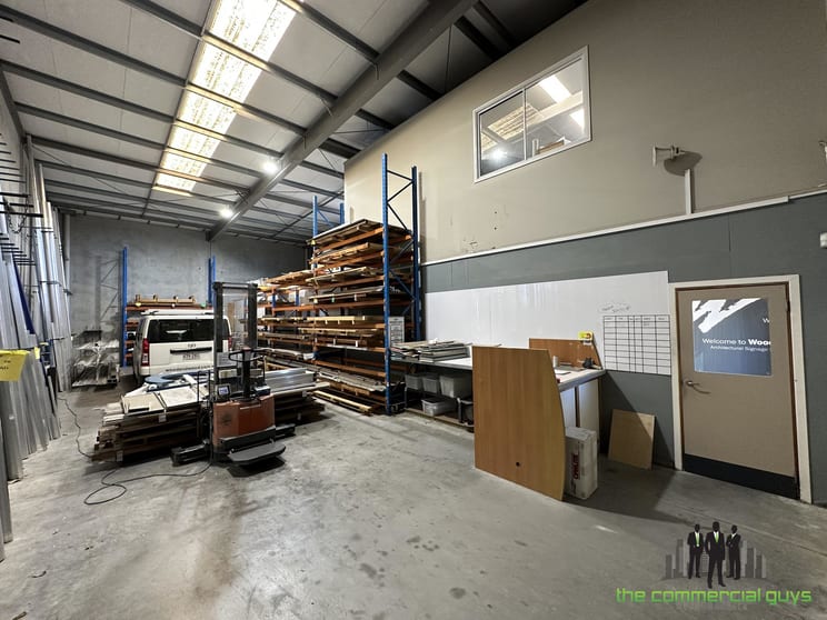 Click to view all images 1&2/40 Cessna Dr Caboolture QLD 4510 - Image 3