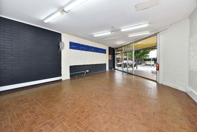 Click to view all images 62 O'Shanassy Street Sunbury VIC 3429 - Image 3