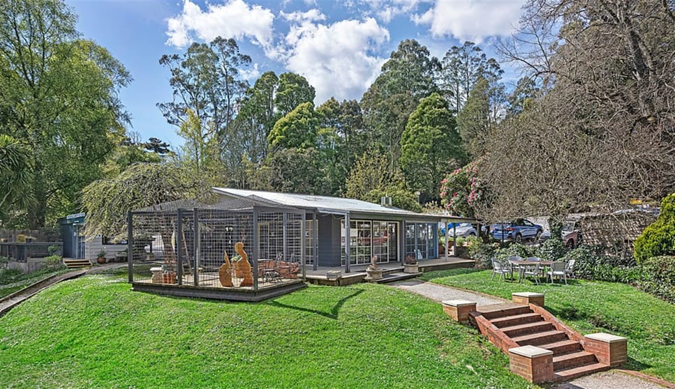 Click to view all images 1/10 Parsons Lane Olinda VIC 3788 - Image 2