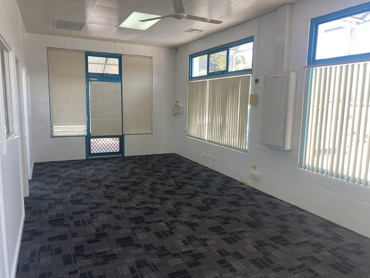 Click to view all images 7/17-21 Ocean Street Victor Harbor SA 5211 - Image 1