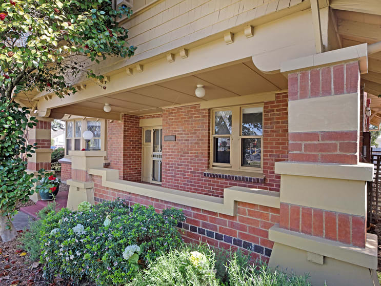 Click to view all images 45 Ryley Street Wangaratta VIC 3677 - Image 1