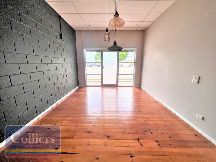 Click to view all images 2/1 McIlwraith Street South Townsville QLD 4810 - Image 2
