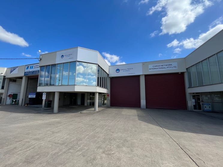 Click to view all images Unit 3/1368 Kingsford Smith Drive Pinkenba QLD 4008 - Image 1