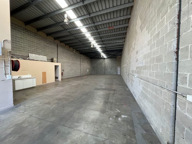 Click to view all images Unit 3/1368 Kingsford Smith Drive Pinkenba QLD 4008 - Image 3