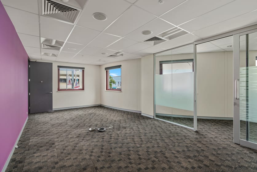 Click to view all images 1/56 Kinghorne Street Nowra NSW 2541 - Image 2