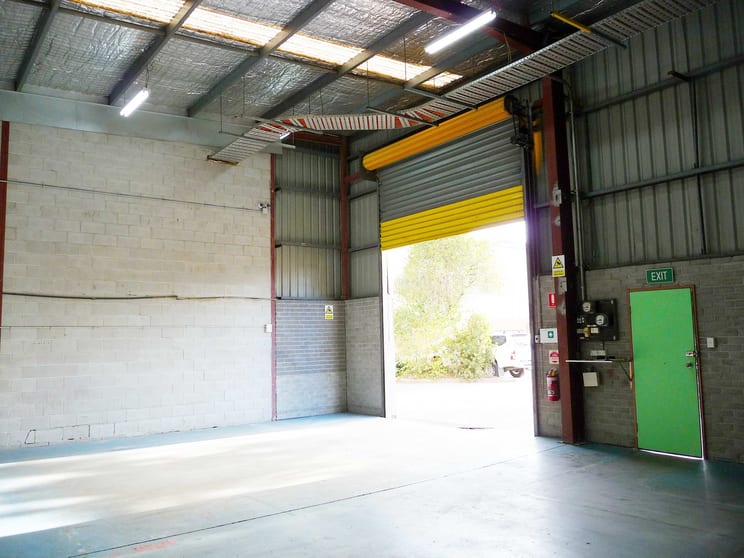 Click to view all images 2 Burrows Road South St Peters NSW 2044 - Image 3