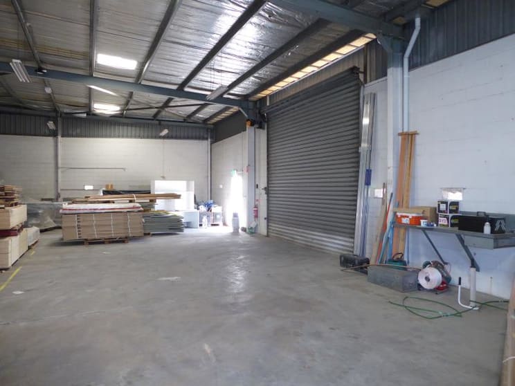 Click to view all images 17 Reid Street Wodonga VIC 3690 - Image 2