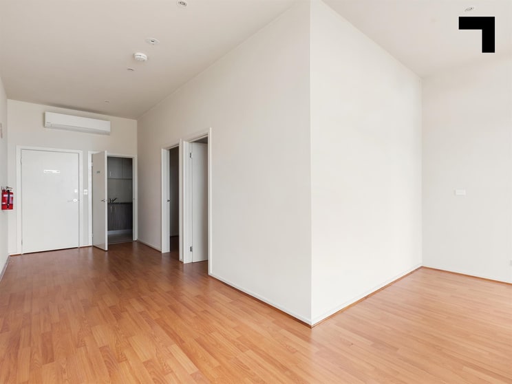 Click to view all images 136 Snell Grove Oak Park VIC 3046 - Image 2